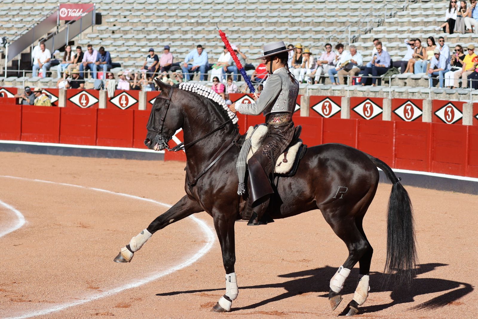 La Glorieta revive el aroma de la feria taurina con el primer festejo: Lea Vicens, Raquel Martín y Olga Casado