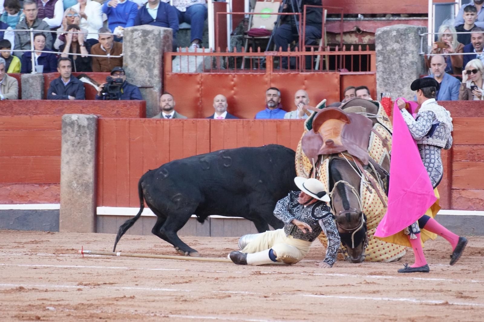La corrida concurso para despedir la feria con Morante, Talavante y Borja Jiménez: imágenes de los mejores momentos en La Glorieta