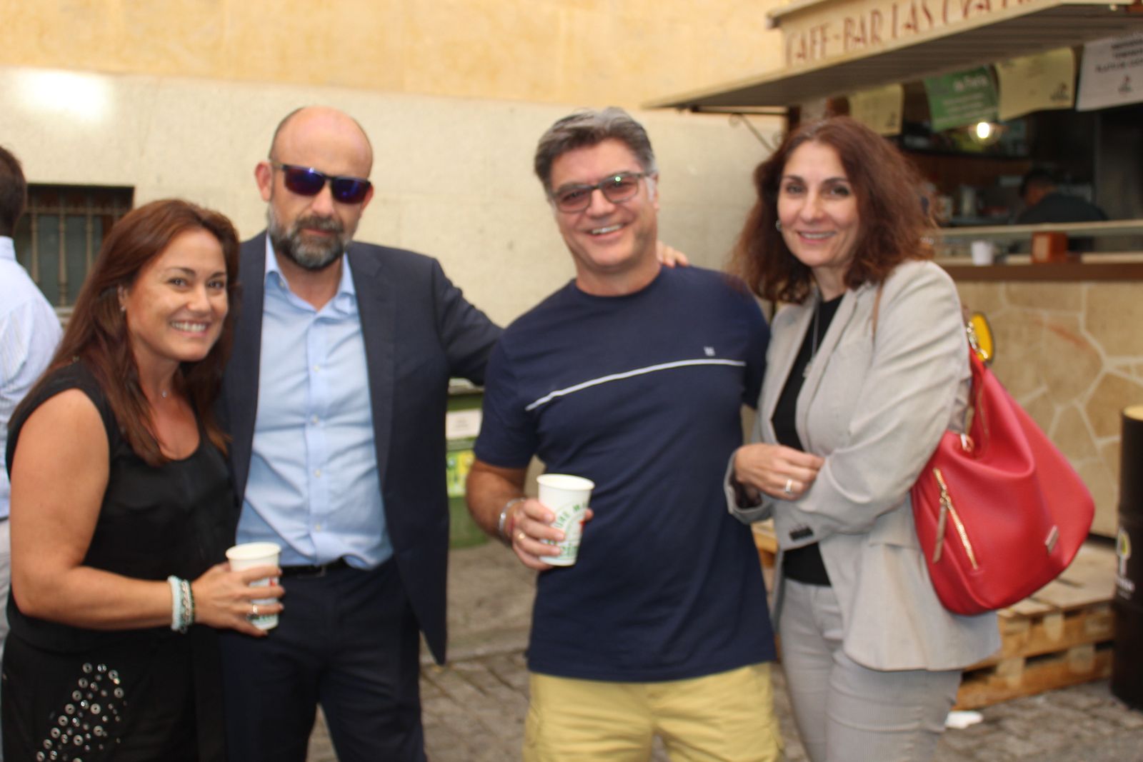 Ambiente en la Feria de Día en el mediodía de este jueves
