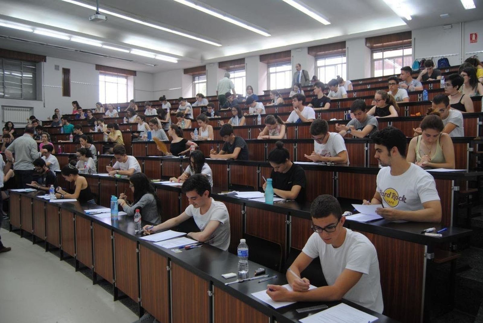 Estudiantes en la EBAU Estudiantes en la EBAU