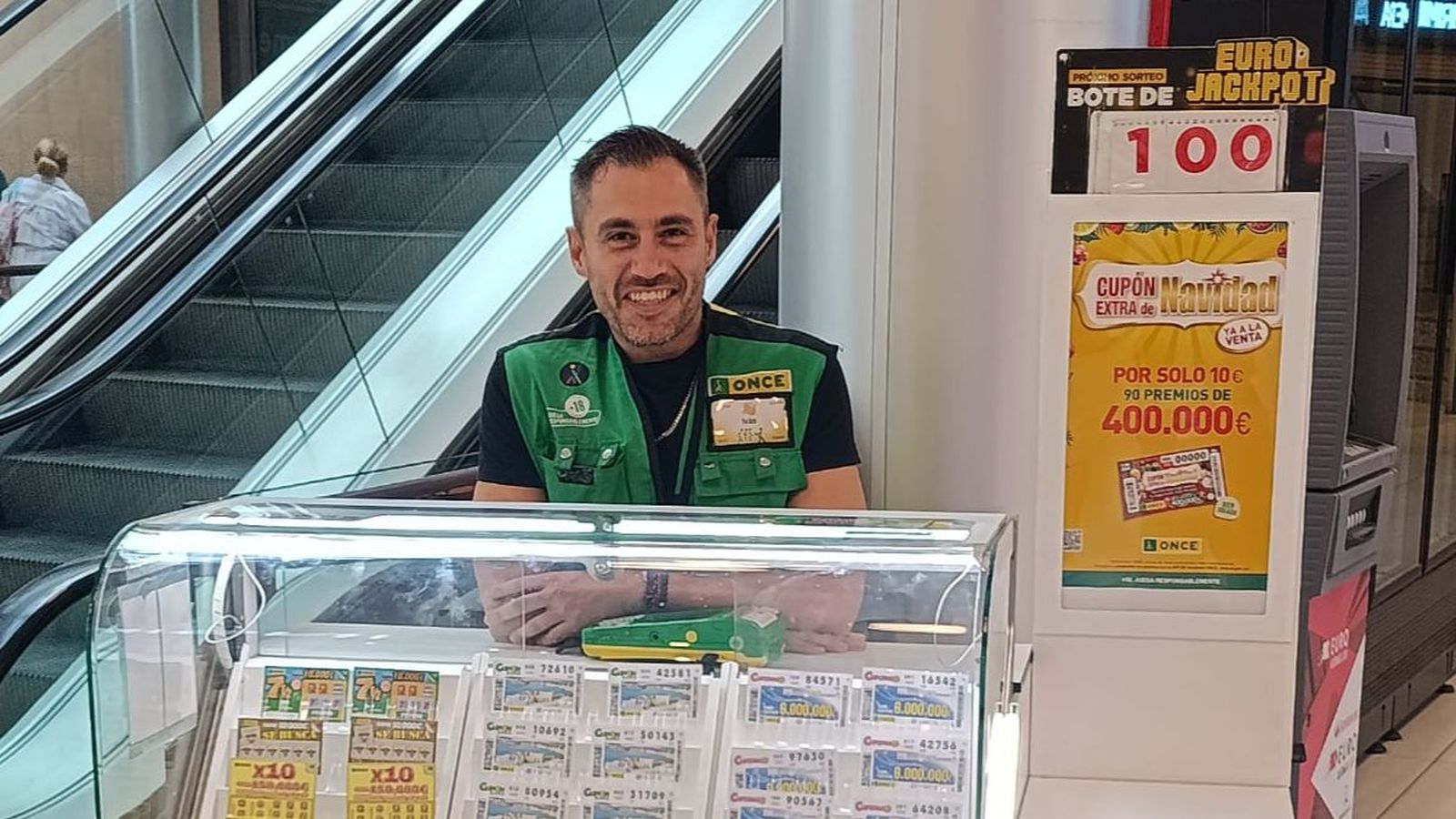 iVÁN PÉREZ, vendedor de la ONCE
