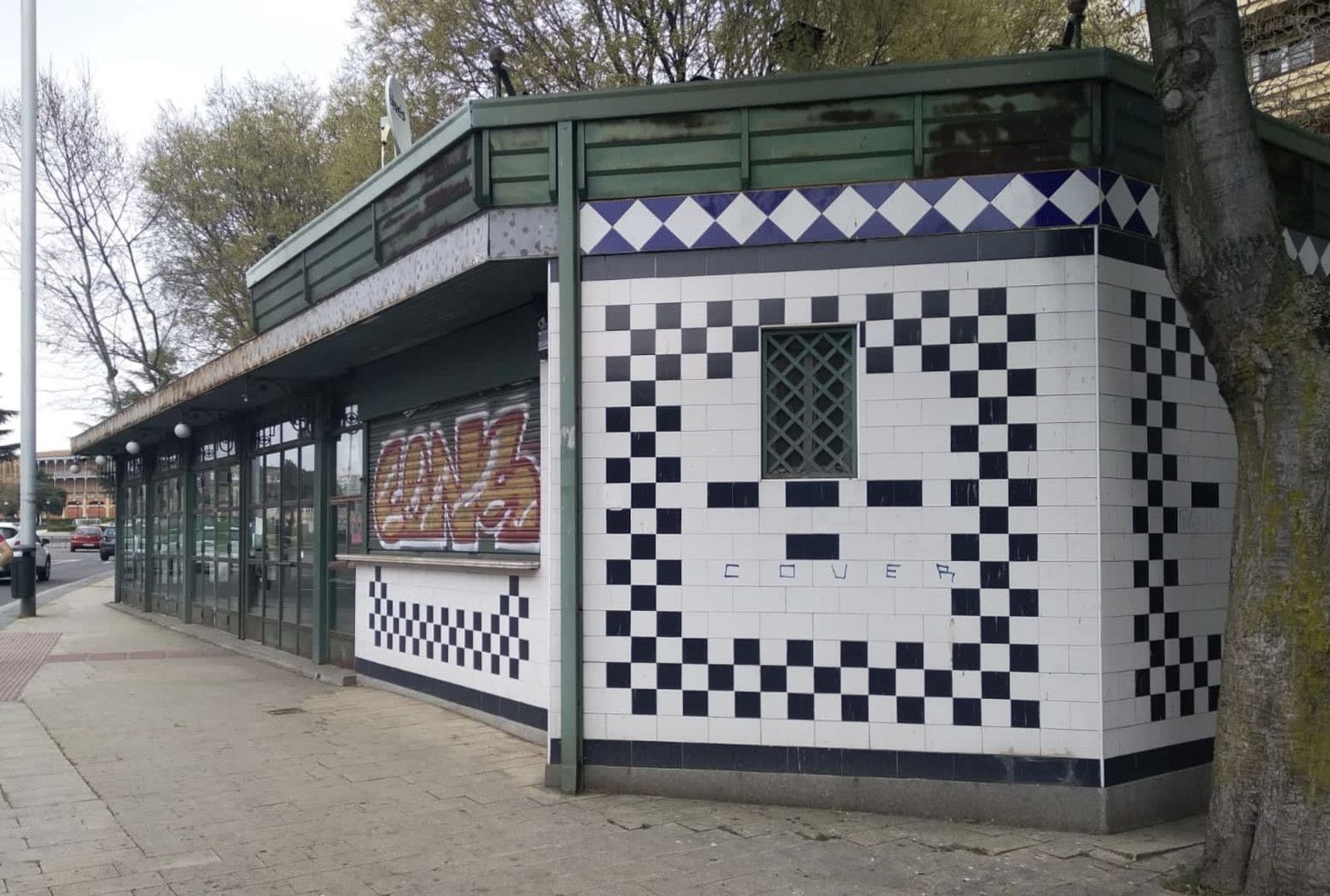 kiosco - cafetería del parque de Salesas