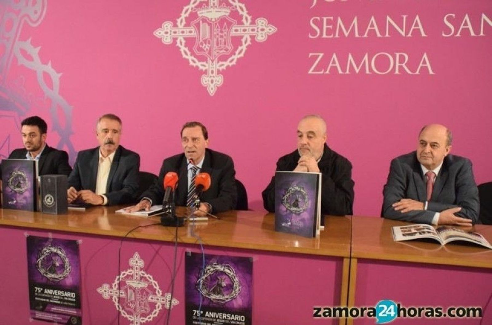 La Semana Santa de Zamora llora a Pedro García con numerosas muestra de duelo