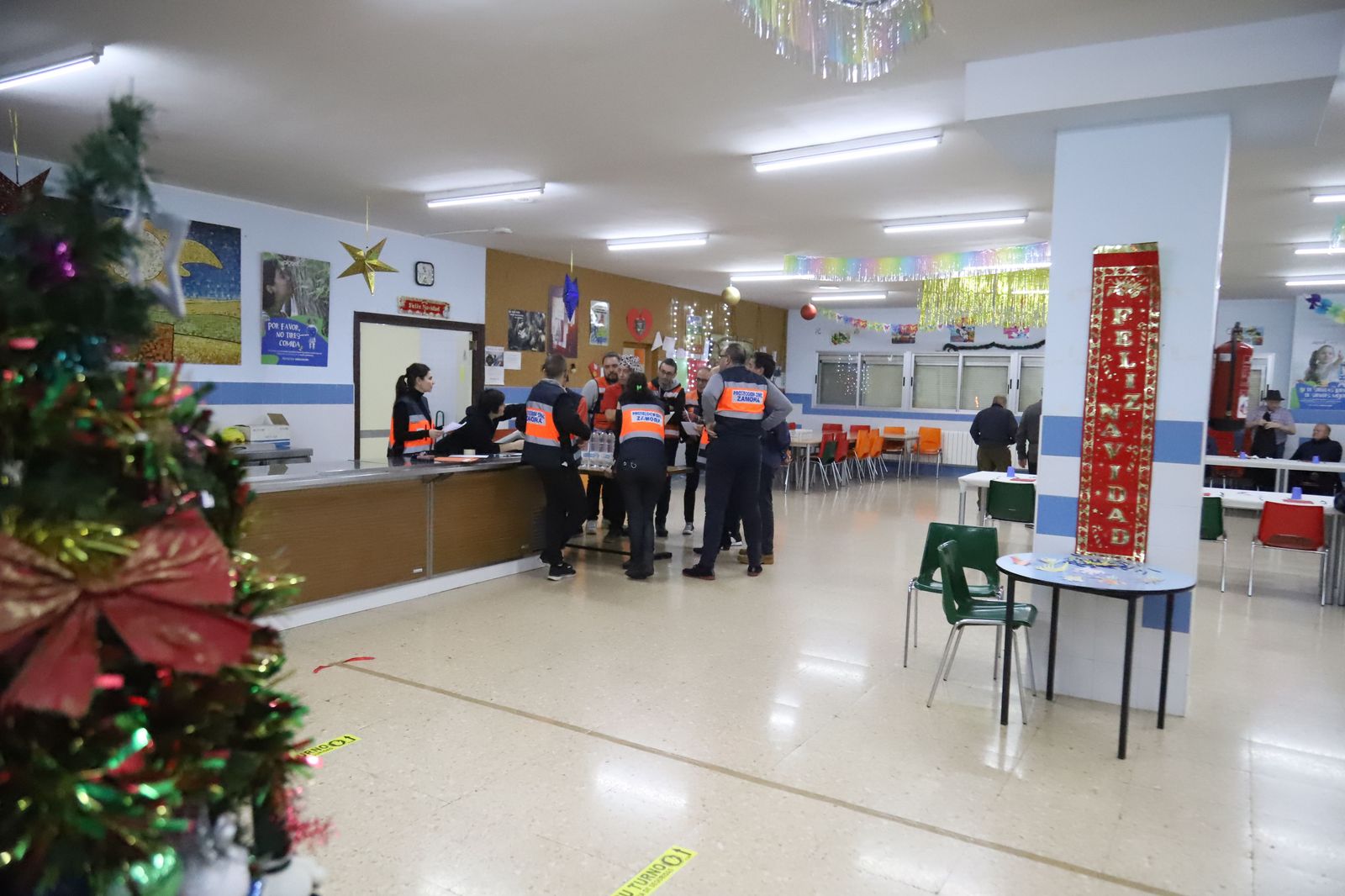 cena-de-nochebuena-solidaria-a-cargo-de-proteccion-civil-4
