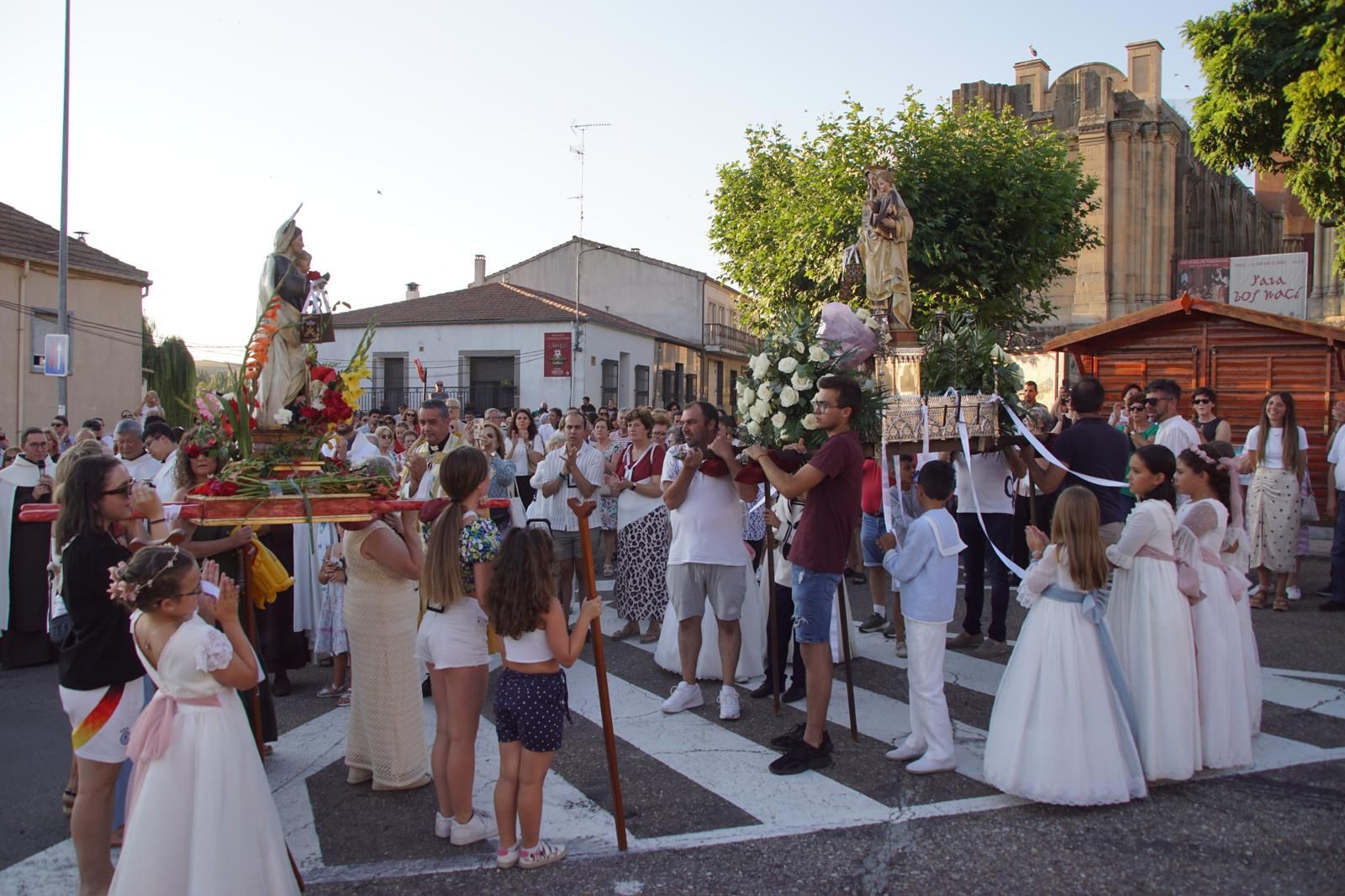 Procesión con la Virgen del Carmen por el río Tormes en Alba (55).jpeg