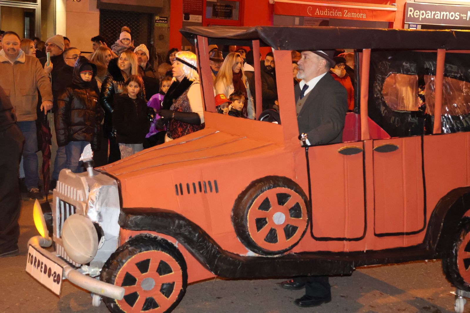 GALERÍA | Disfruta de las imágenes del colorido desfile de Carnaval en Zamora