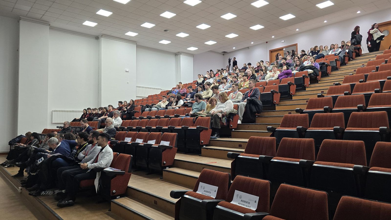 La Delegación de Estudiantes de Medicina organiza una Feria de Especialidades para orientar a los futuros sanitarios