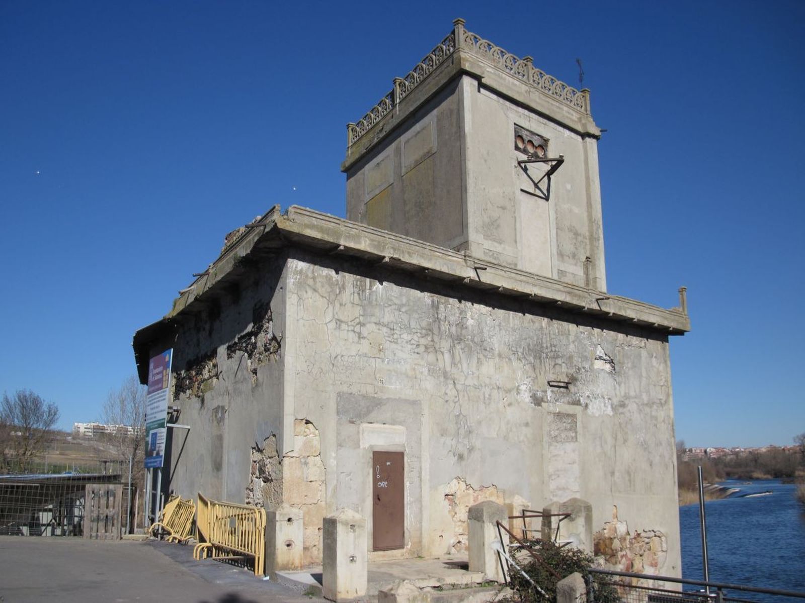 fabrica-de-la-luz-de-tejares-foto-ciudadanos-por-la-defensa-del-patrimonio-2