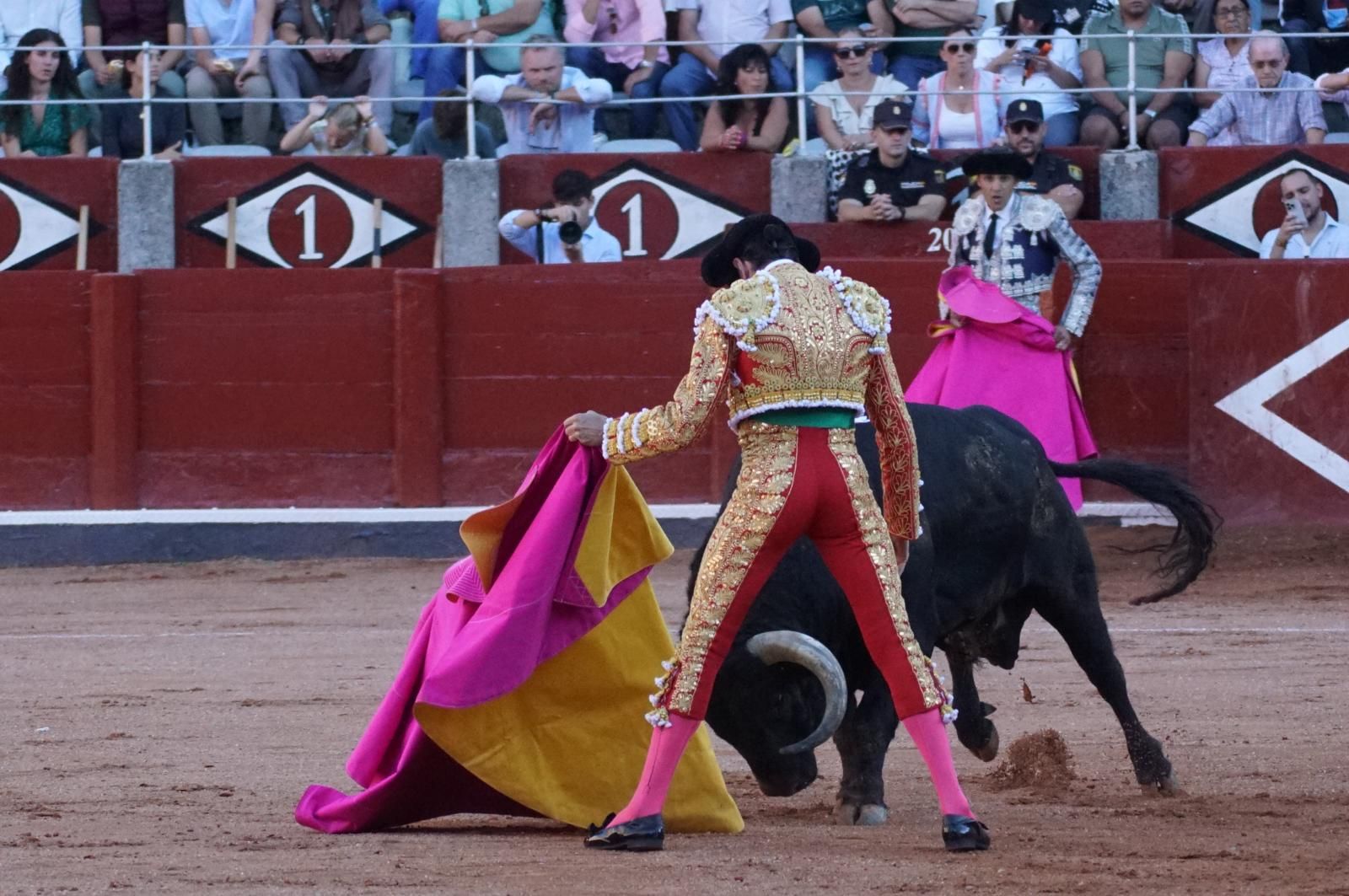 Emilio de Justo, Juan Ortega y Roca Rey inauguran el cartel de figuras en la feria de Salamanca: la corrida de Garcigrande en imágenes