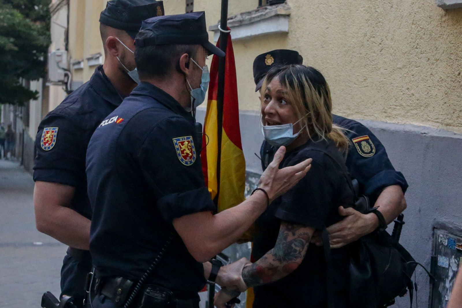 La líder del grupo de extrema derecha "Hogar Social" irá a juicio por irrumpir en la sede del PSOE en enero de 2020 La líder del grupo de extrema derecha "Hogar Social" irá a juicio por irrumpir en la sede del PSOE en enero de 2020