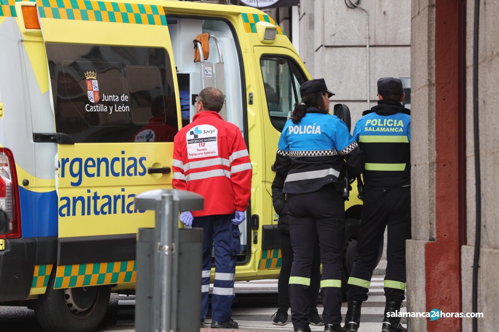 Policía ambulancia van dyck (4)