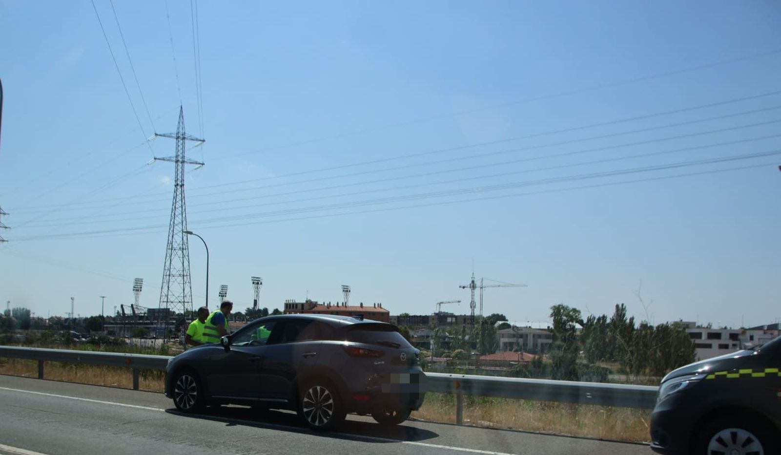 Accidente de tráfico entre un camión y un vehículo en la A-62 a la altura de Villares de la Reina