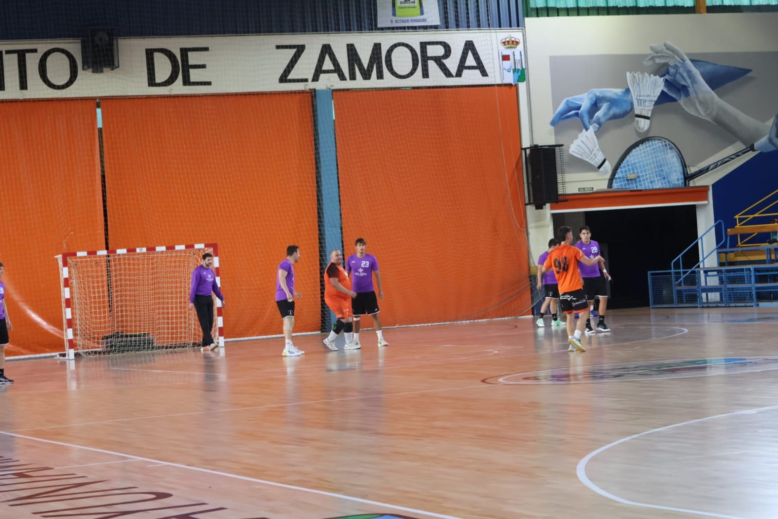Partido de pretemporada entre el Balonmano Zamora y Balonmano Salamanca