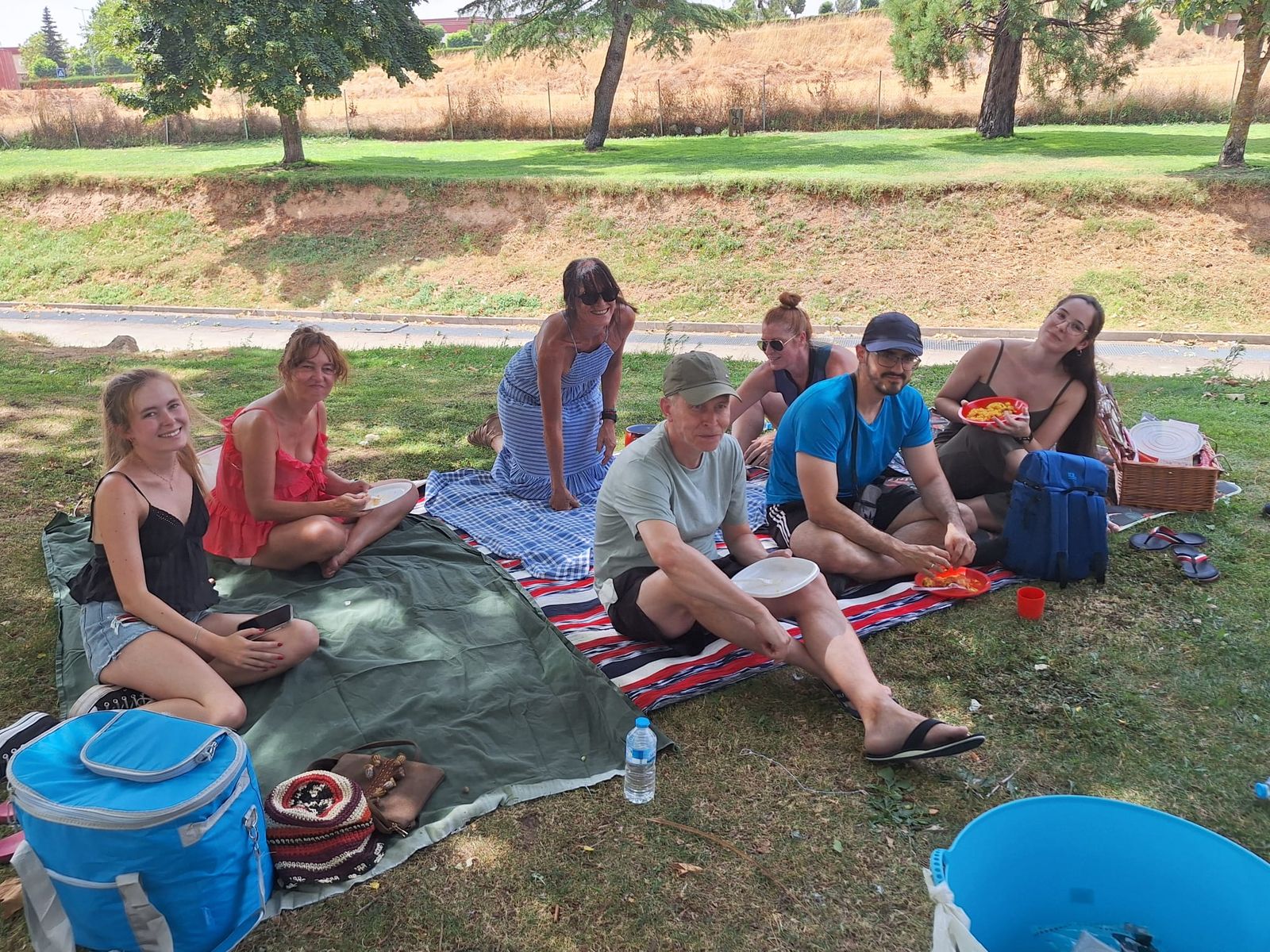 La paella y la sangría de Carbajosa de la Sagrada reúne a 1.500 personas