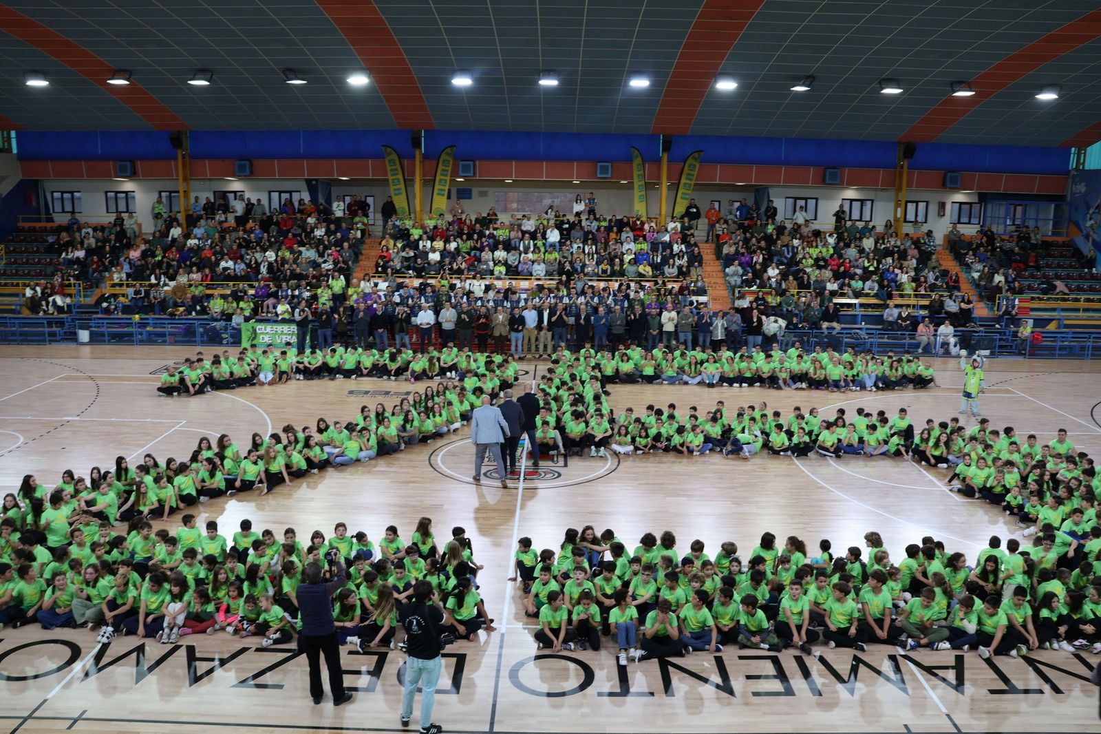 GALERÍA | El Club Balonmano Zamora celebra su 25º aniversario con una imagen muy especial