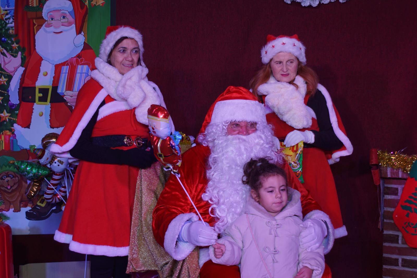 El Encinar recibe la visita de Papa Noel