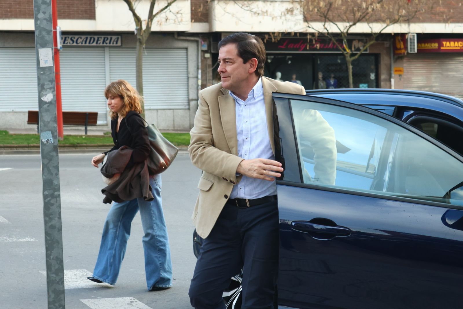 Alfonso Fernández Mañueco visita Santa Marta