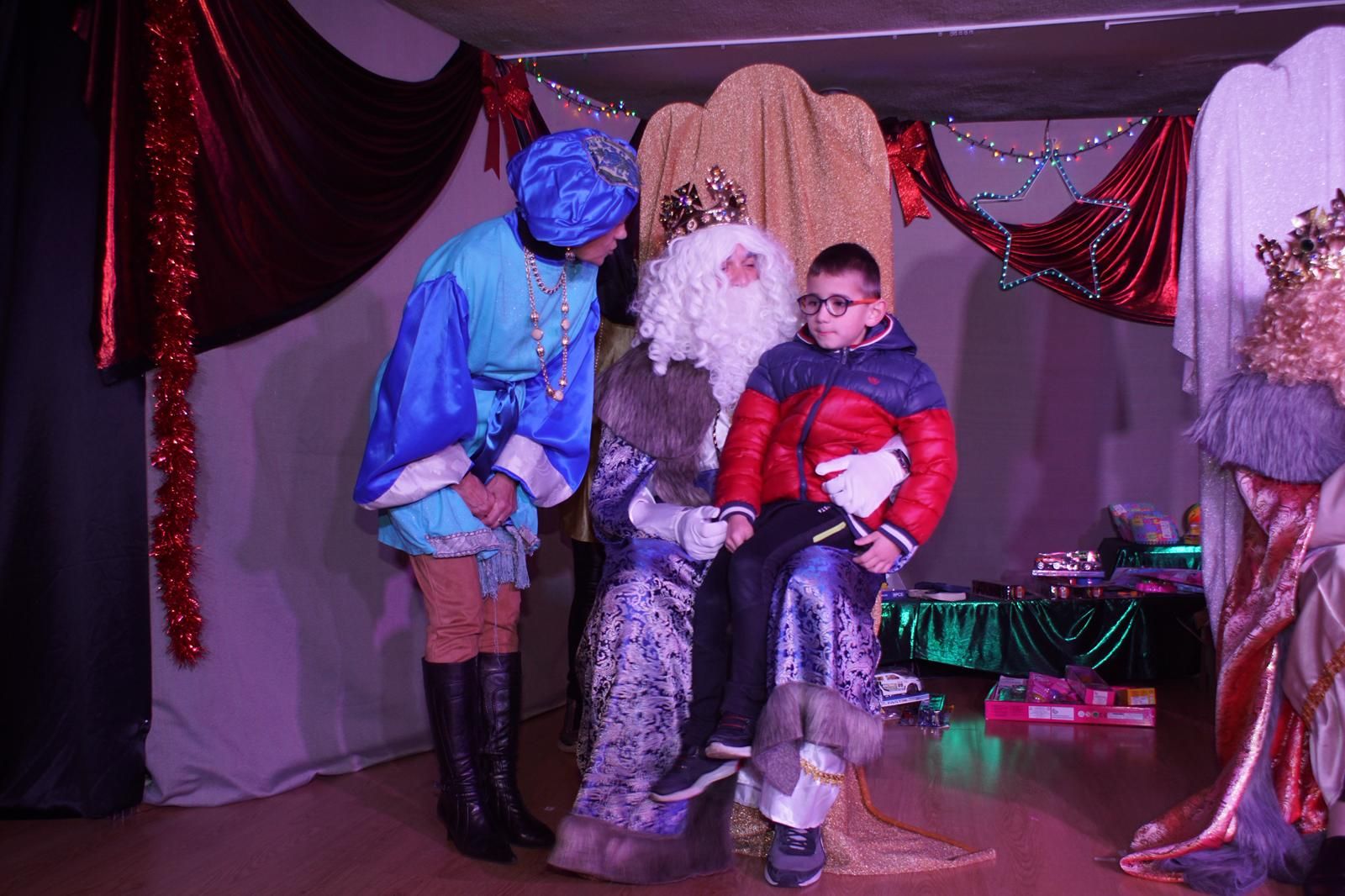 Los Reyes Magos reciben las cartas de los niños de El Encinar