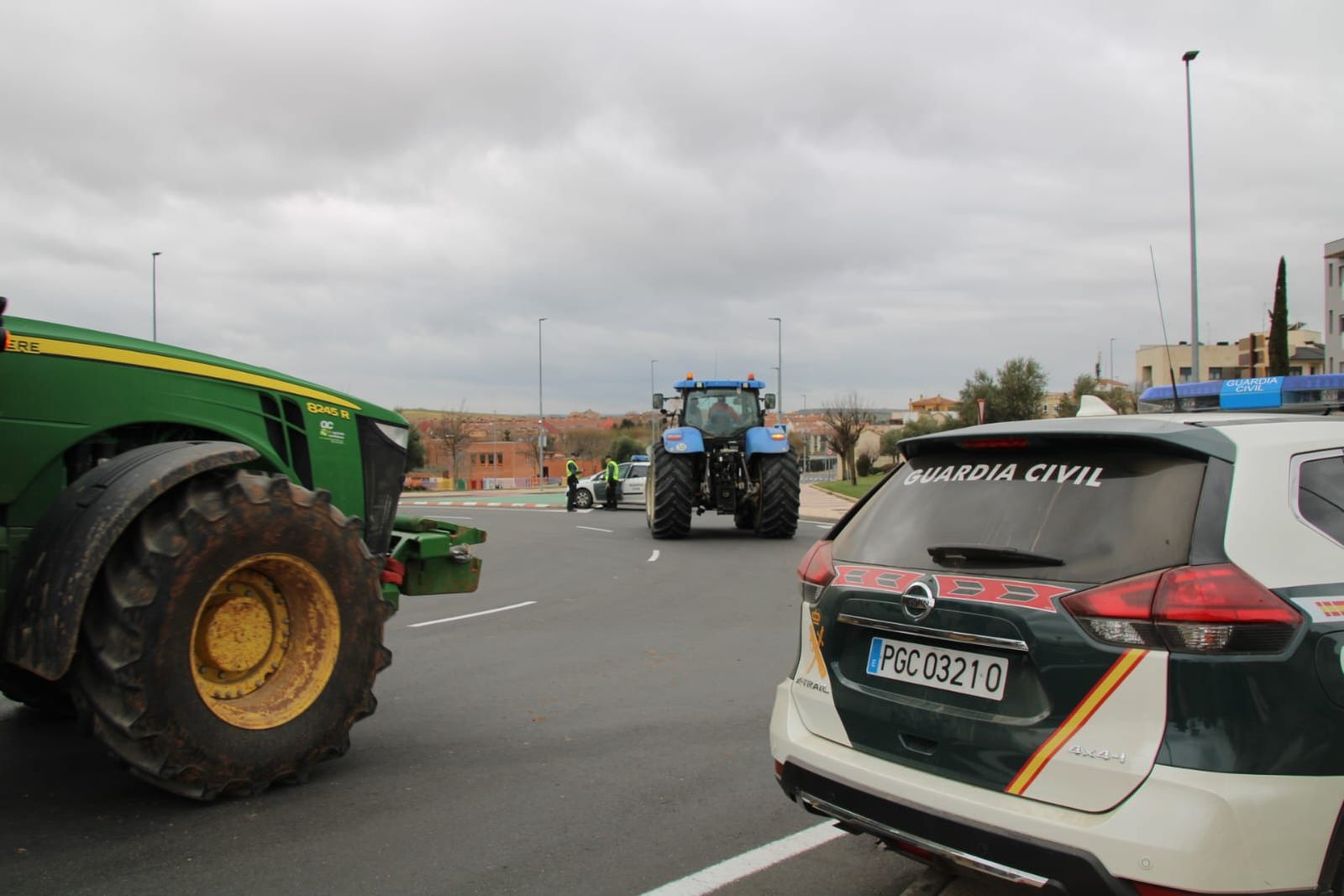 whatsapp-image-2024-02-07-at-13-27-53