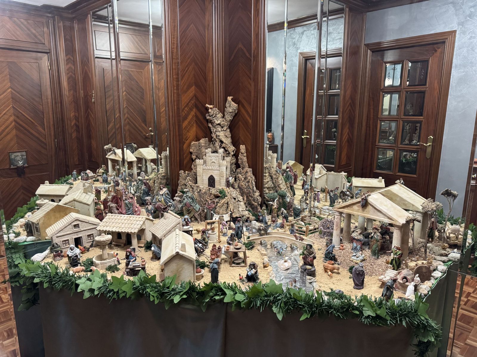 J.L.L.M. - Belén en una vivienda de la avenida de Villamayor (1).jpg