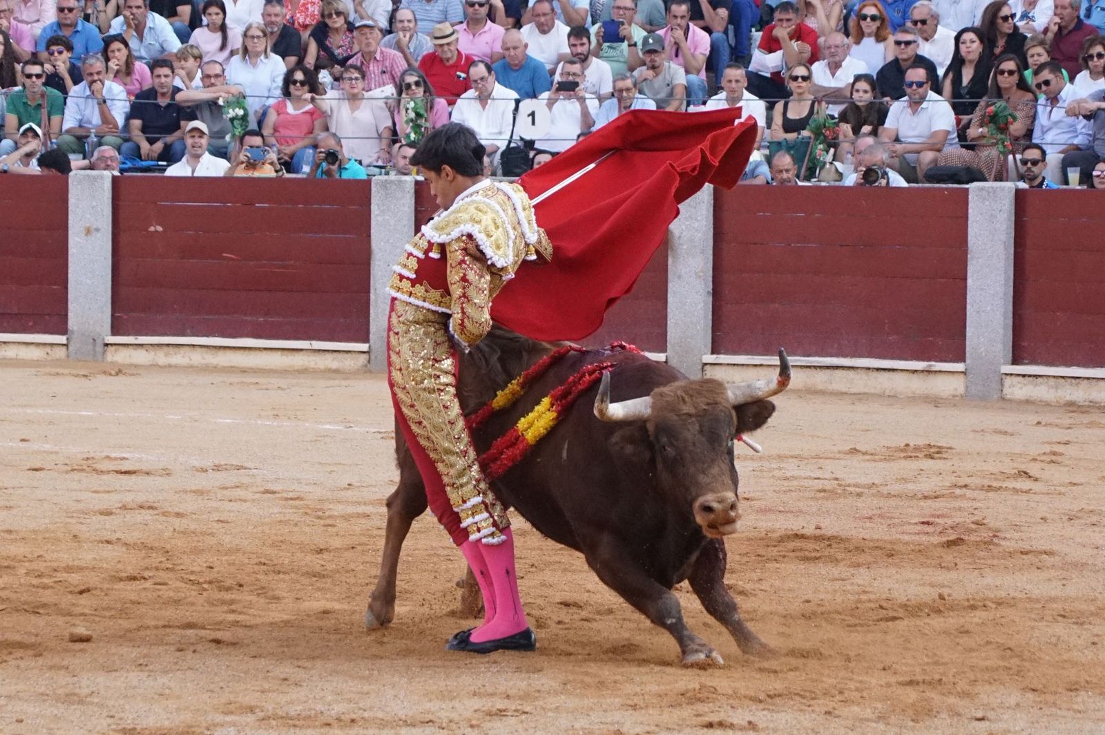 : Emilio de Justo y Diosleguarde cierran en hombros una feria de Guijuelo marcada por las despedidas de El Capea y Javier Castaño