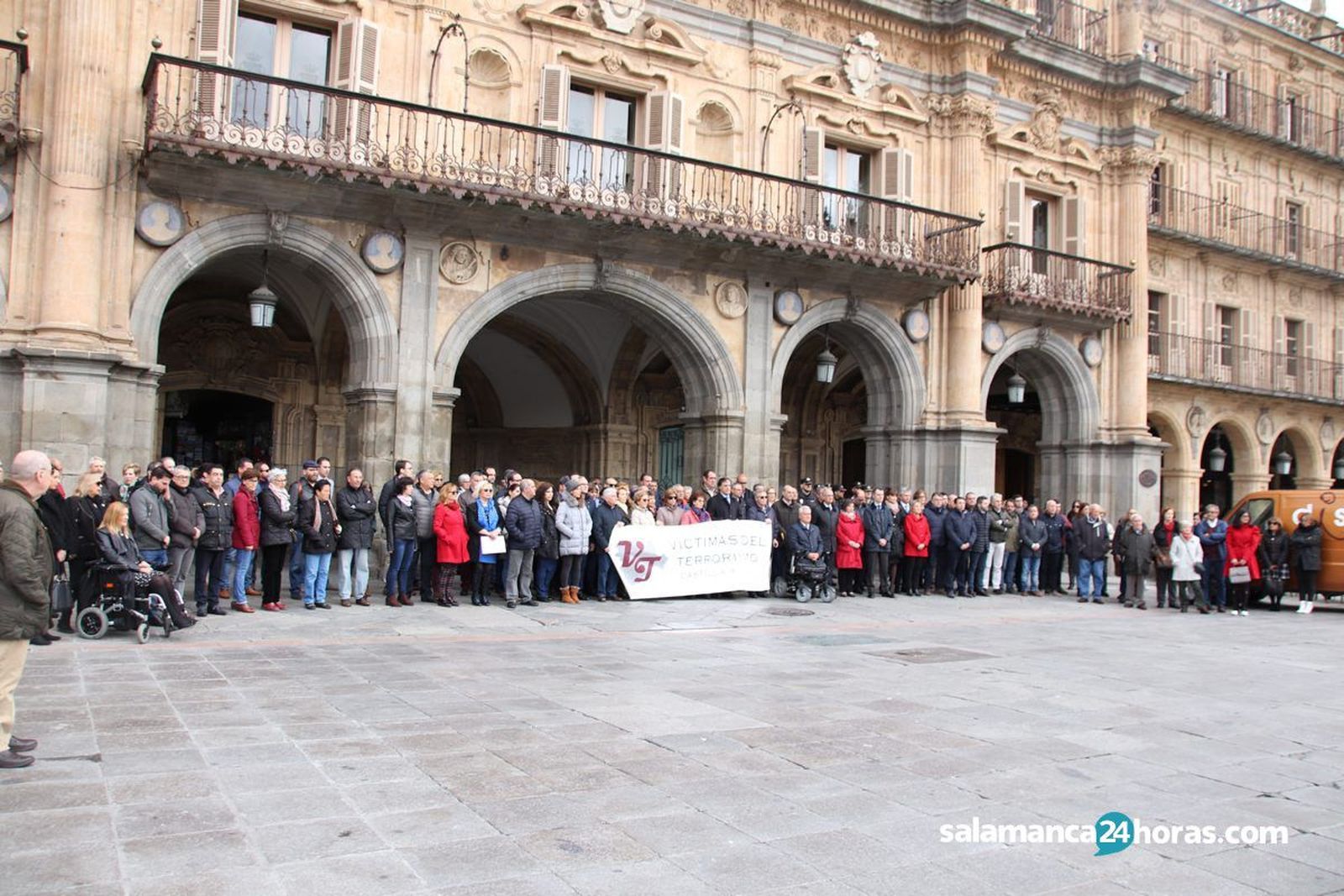 Minuto de silencio víctimas del terrorismo14