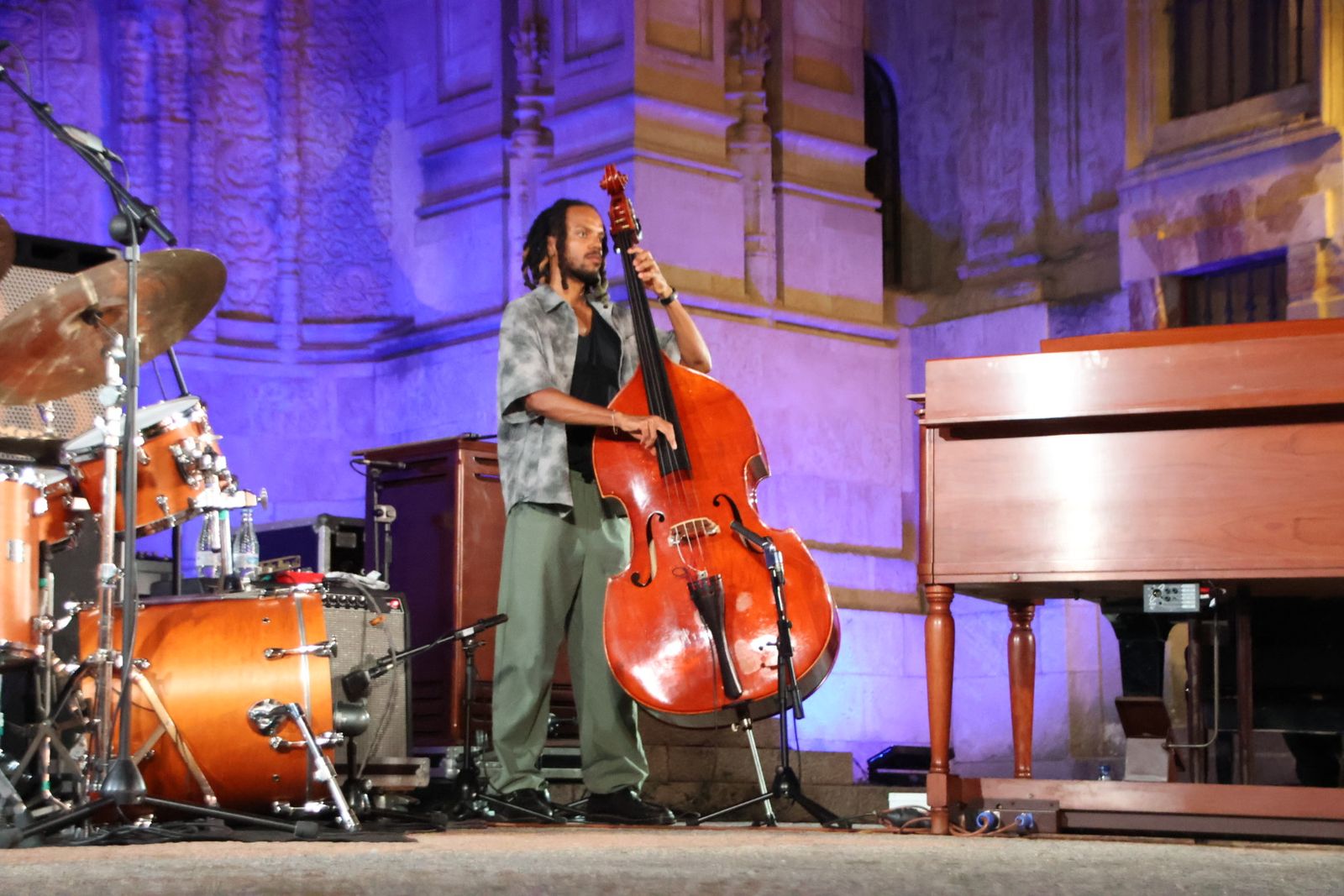 Concierto de jazz del grupo Sullivan Fortner y Peter Bernstein en el Patio Chico de Salamanca