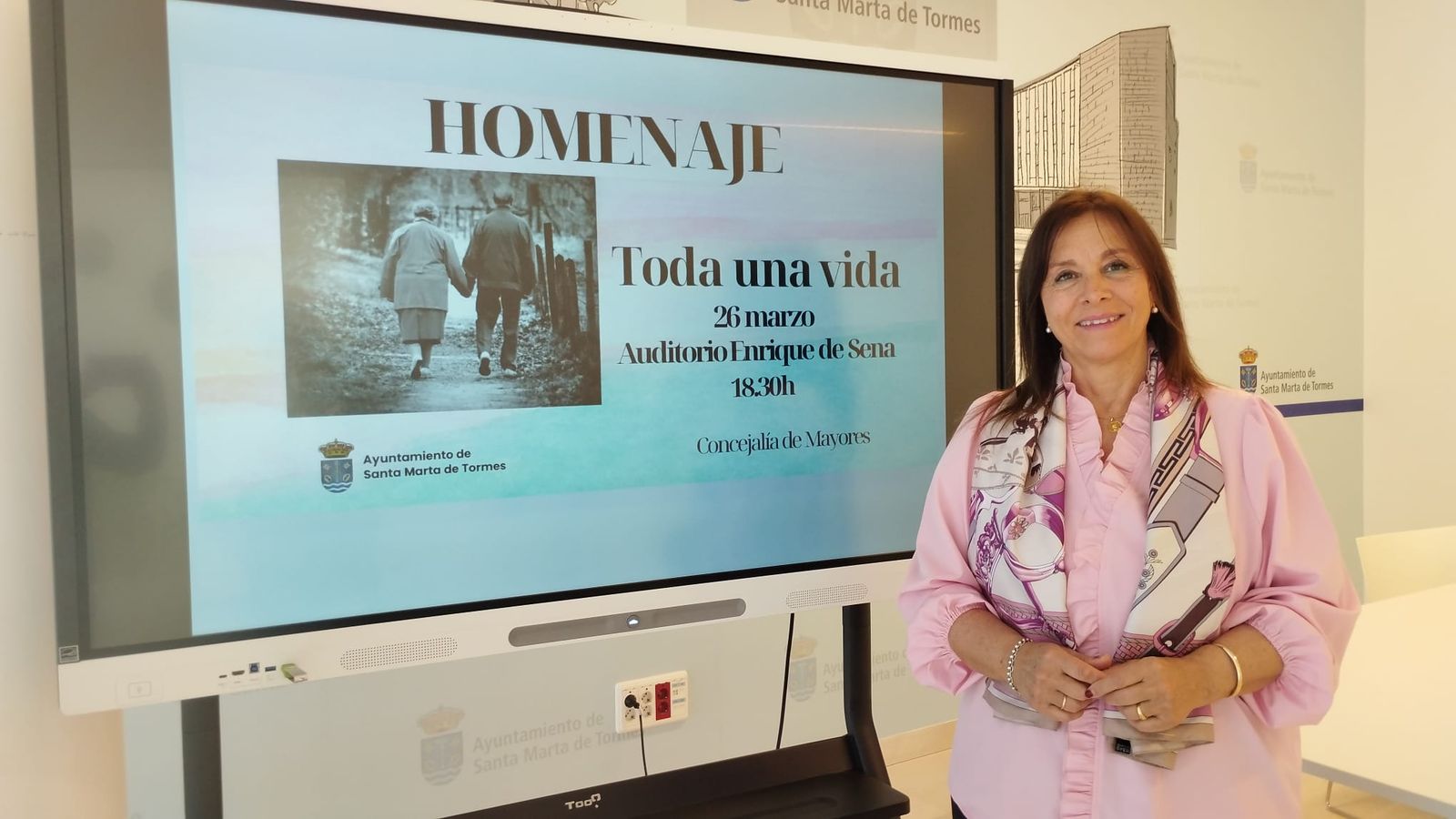 La concejala de Mayores, Mari Cruz Gacho en la presentación de la gala “Toda una vida”