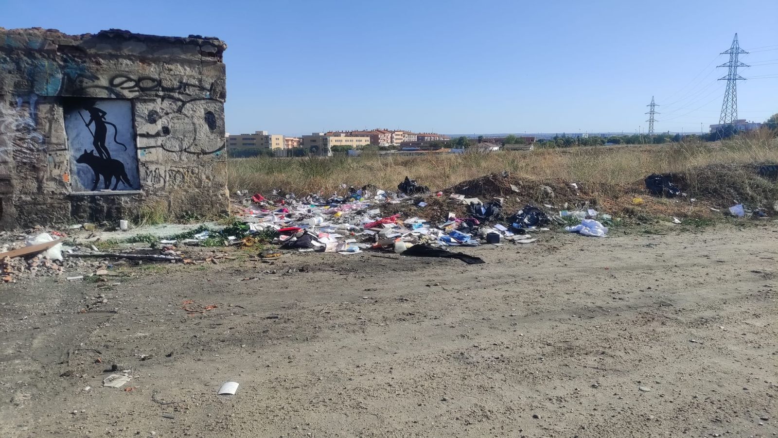bomberos-en-un-incendio-de-basuras-en-puente-ladrillo-16