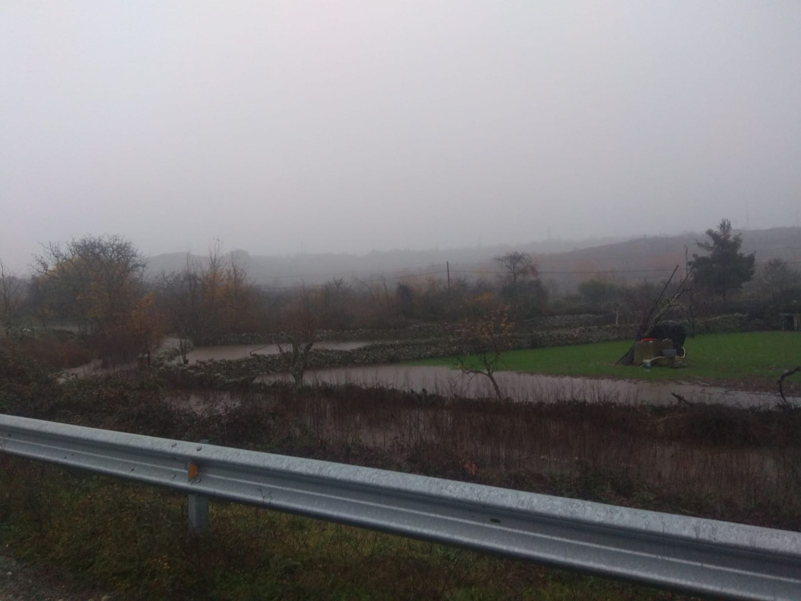 rios-desbordados-y-zonas-inundadas-de-agua-en-villarino-de-los-aires-5