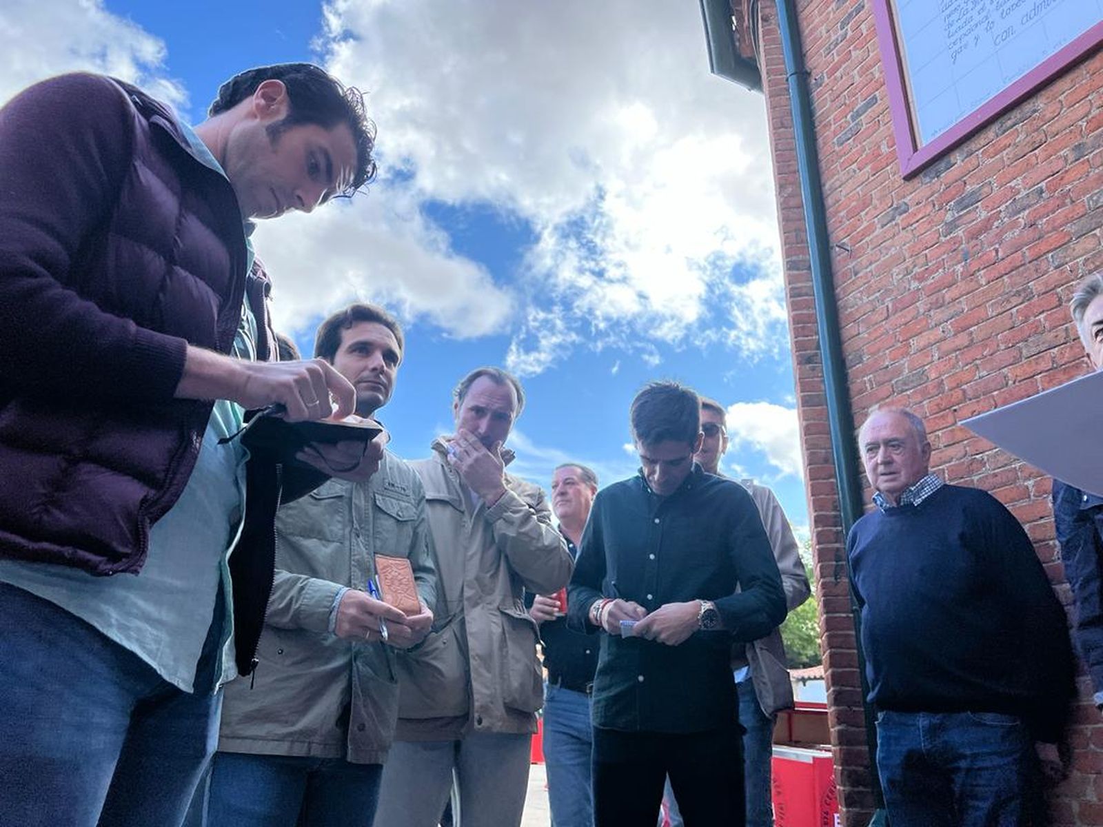 ambiente-durante-el-sorteo-de-los-el-puerto-de-san-lorenzo-y-la-ventana-del-puerto-25