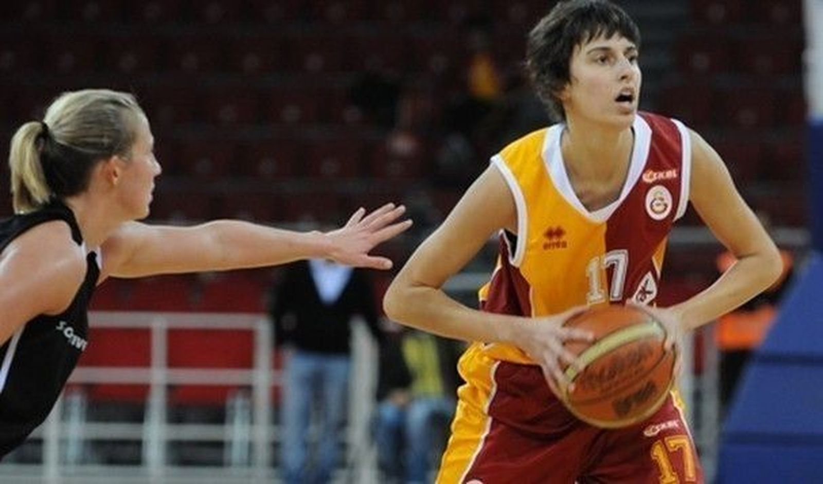 Una neumonía impedirá a Alba Torrens estar en Salamanca