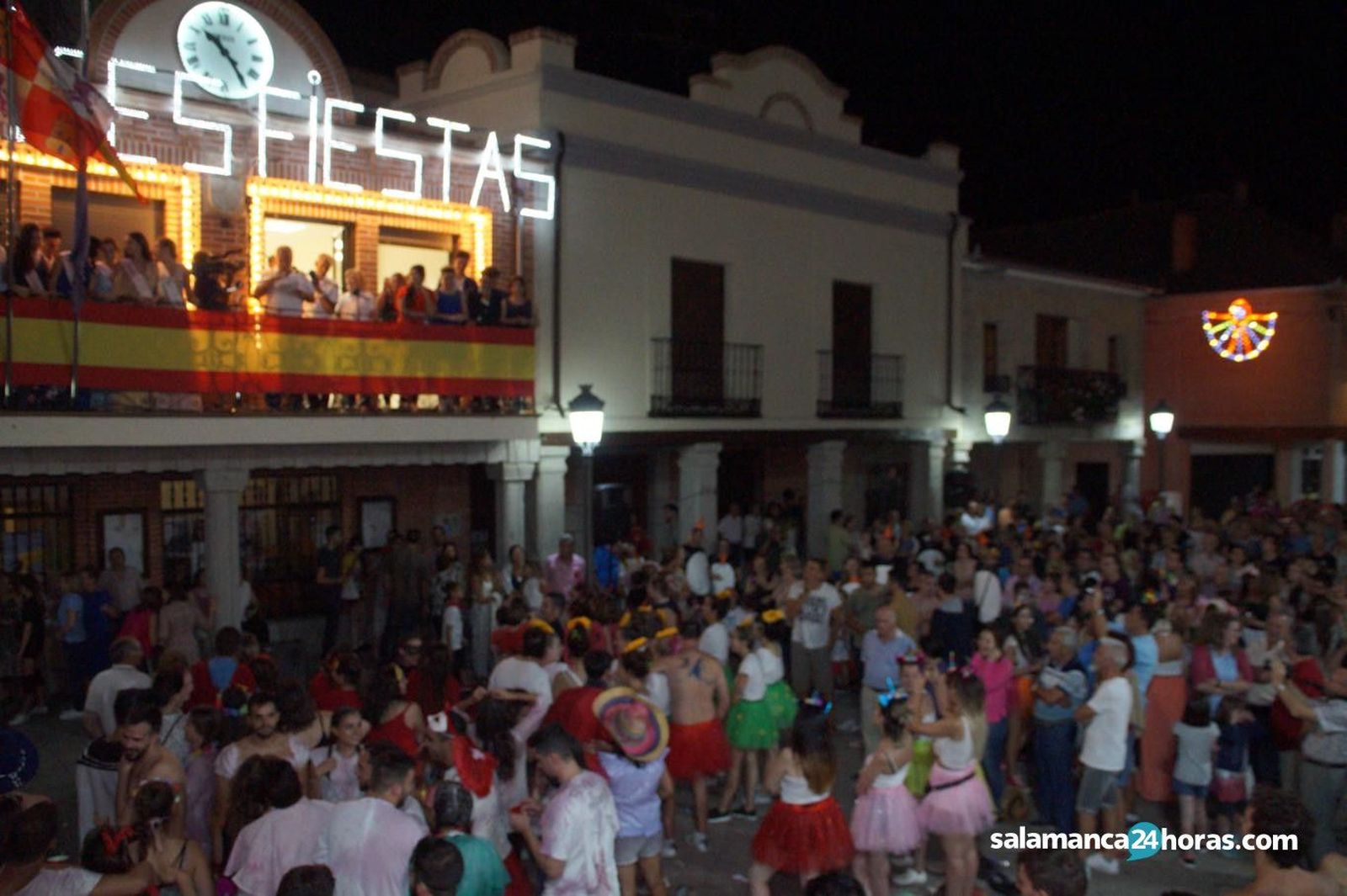 Pregón y damas en Macotera (79)