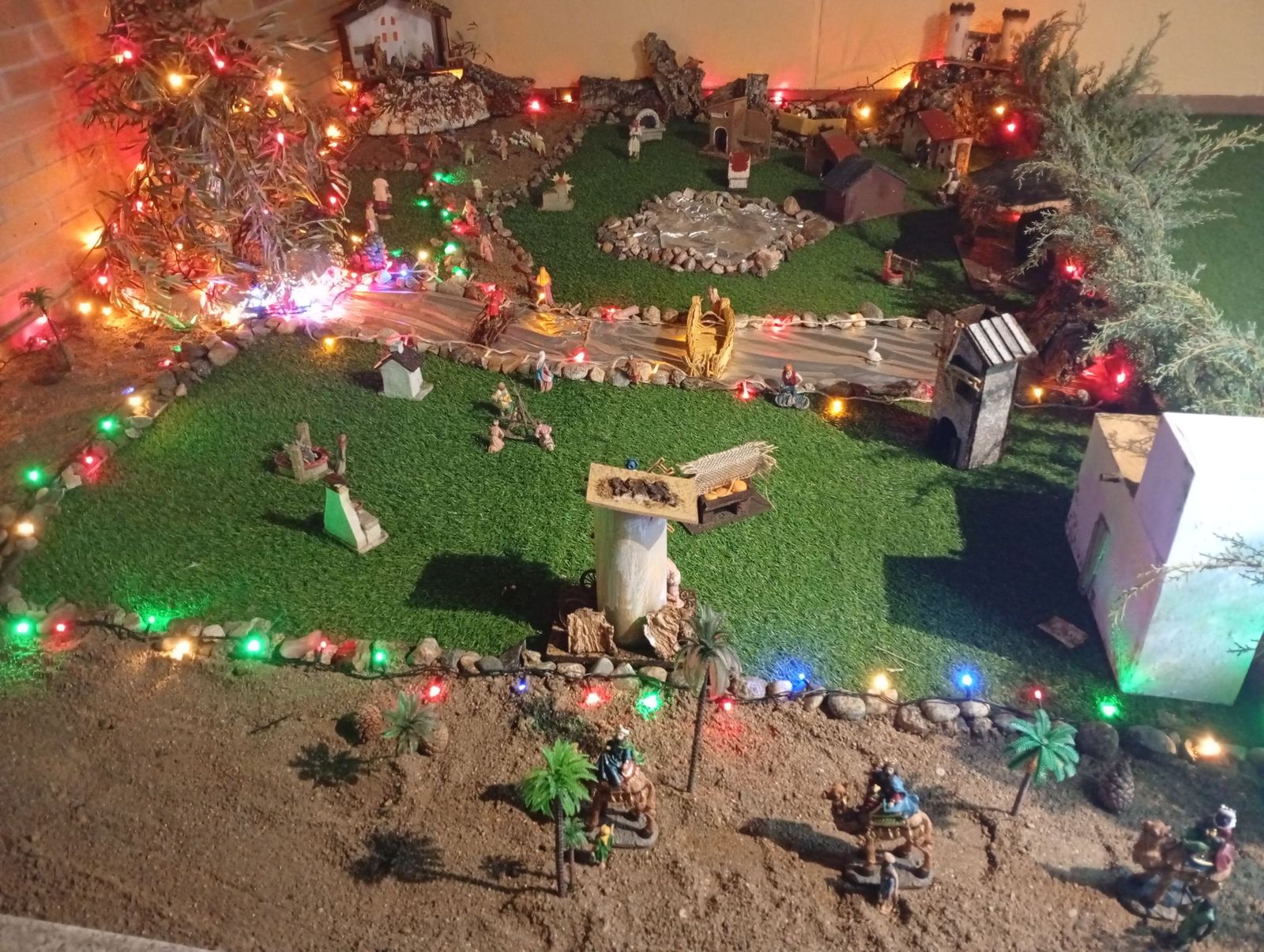 J.M.F.R. - Belén situado en una vivienda de Villares de la Reina (3).jpg