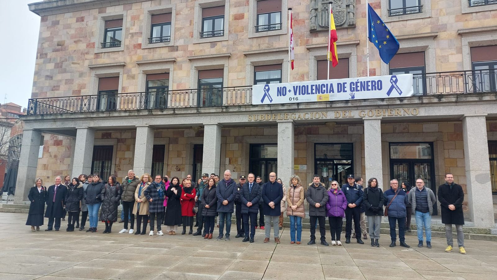 Minuto de silencio en la Plaza de la Constitución