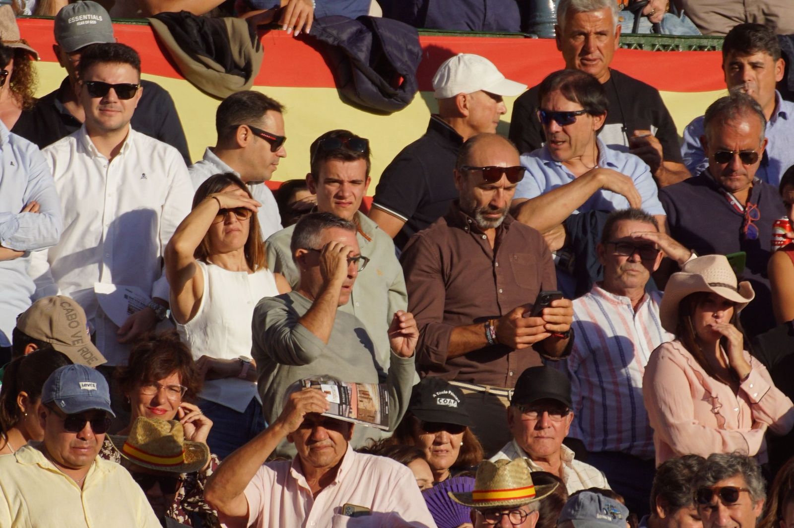 Así ha vivido la afición salmantina el adiós a la feria desde los tendidos: imágenes del ambiente en la corrida concurso