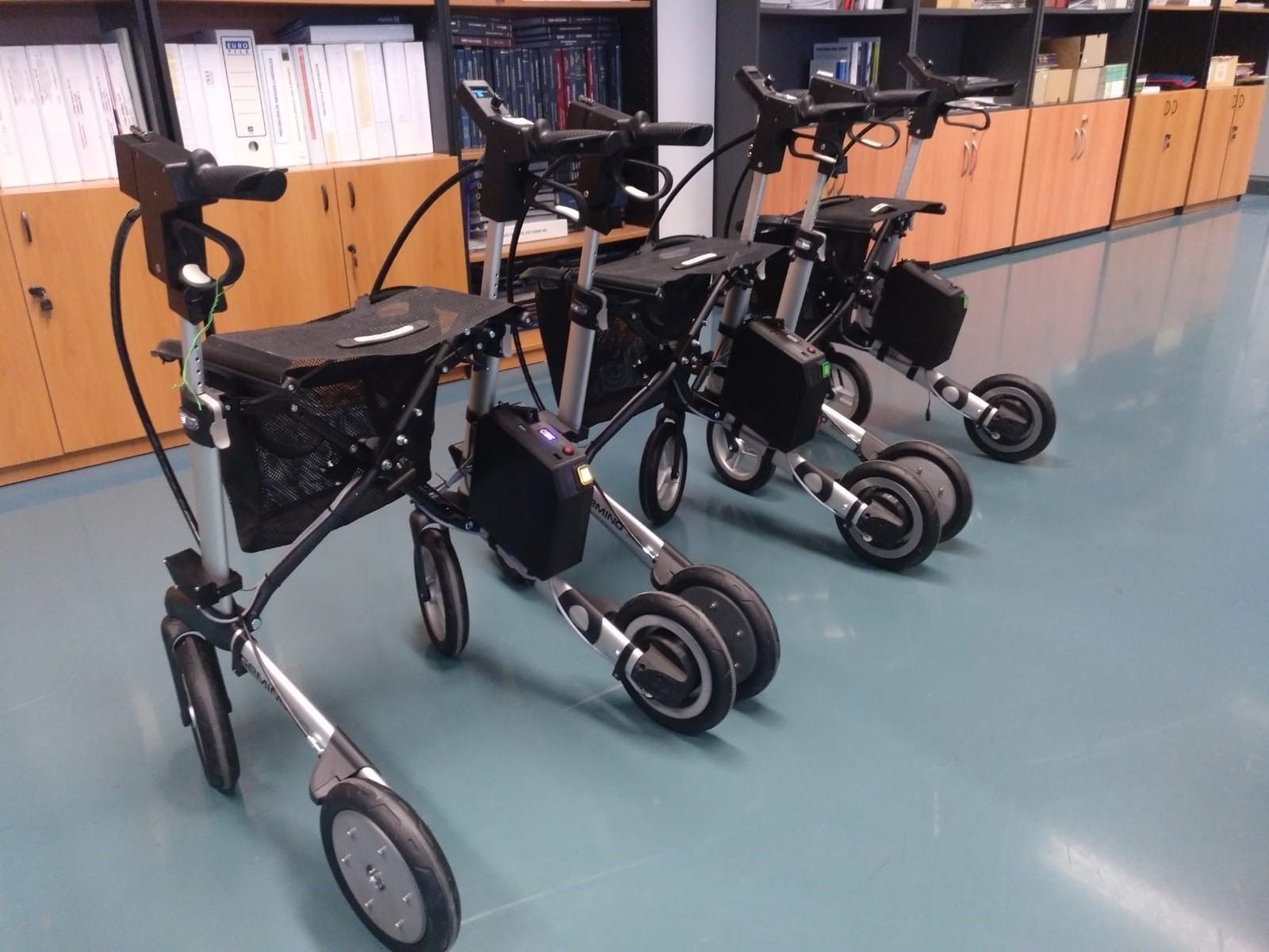 Andadores inteligentes. Archivo.