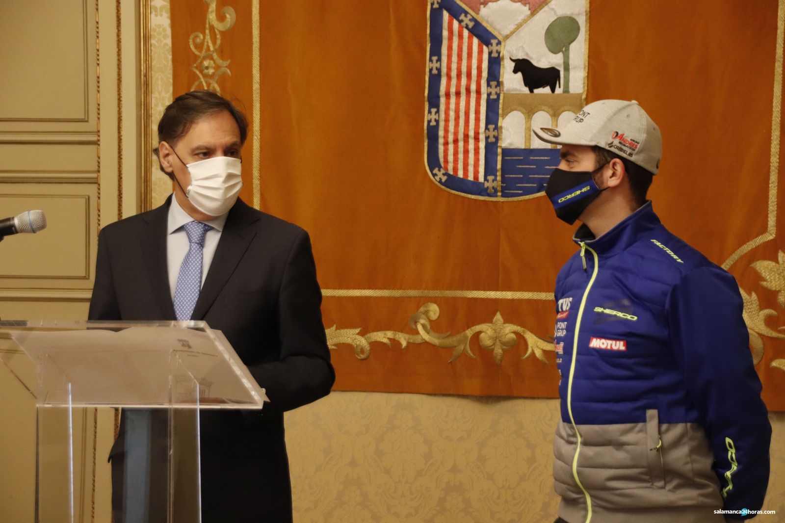 Santolino, en la recepción en el Ayuntamiento: “He podido situar a Salamanca y mi pueblo, Guijuelo, en el mapa del motor”