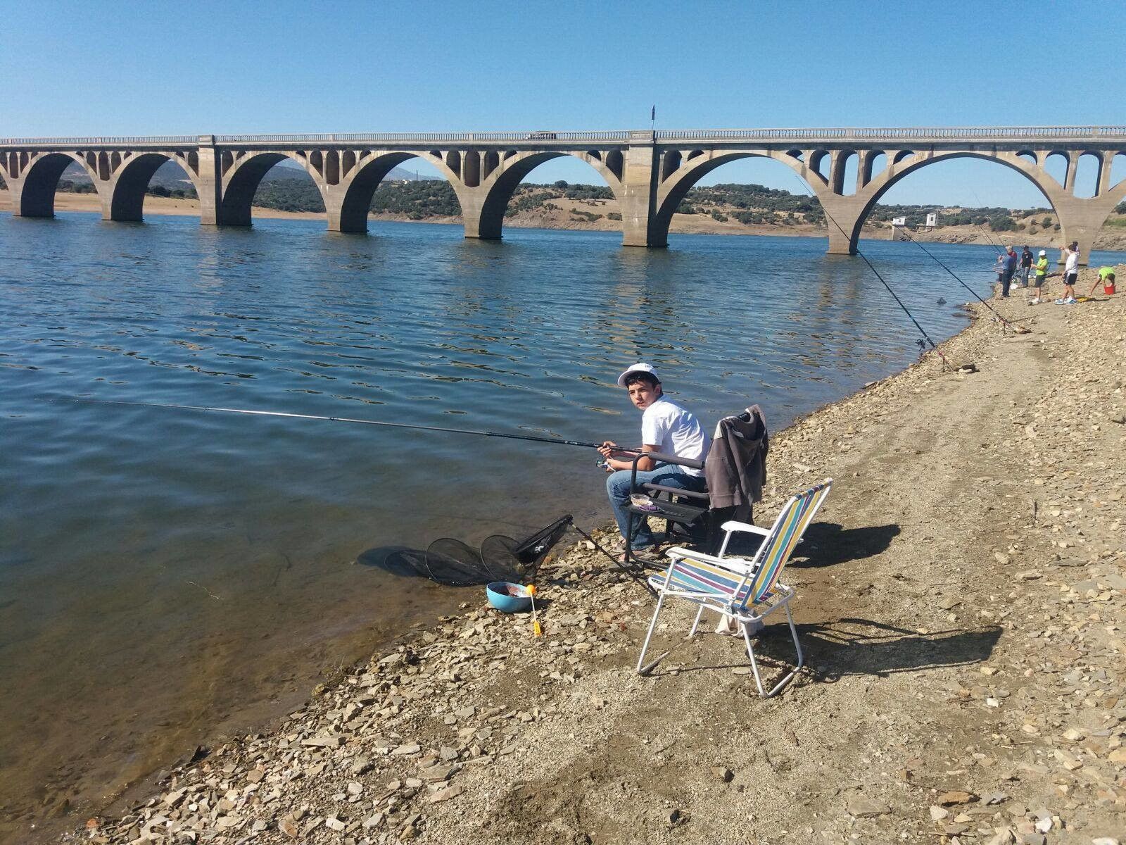 Campeonato de pesca infantil