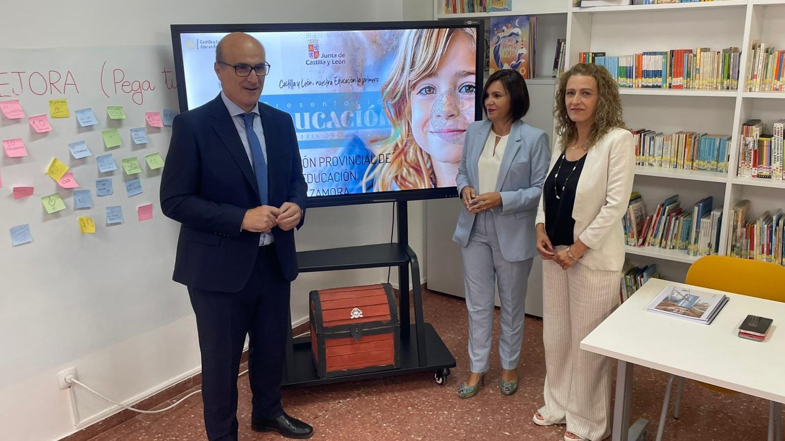 Inicio del curso en Zamora. Fernando Prada se ha desplazado al centro Alejandro Casona de la capital