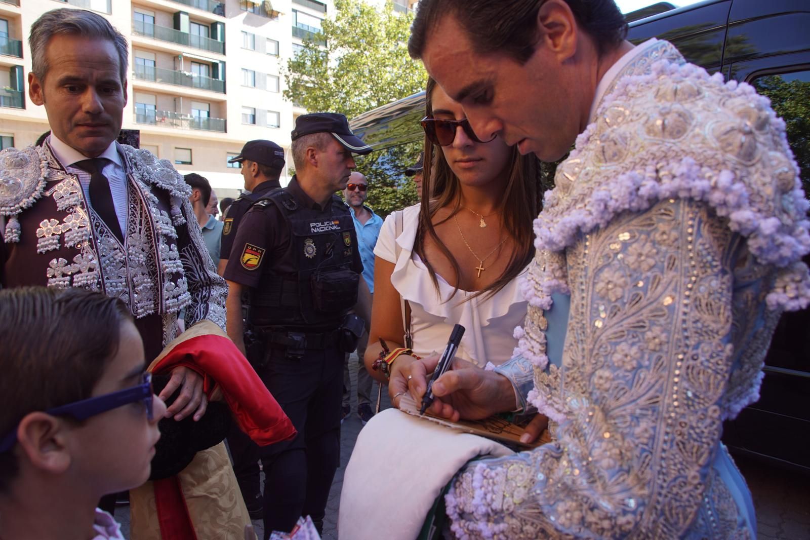 Así ha vivido la afición de La Glorieta el primer cartel de figuras de la feria: imágenes del ambiente en los tendidos y en el patio de cuadrillas