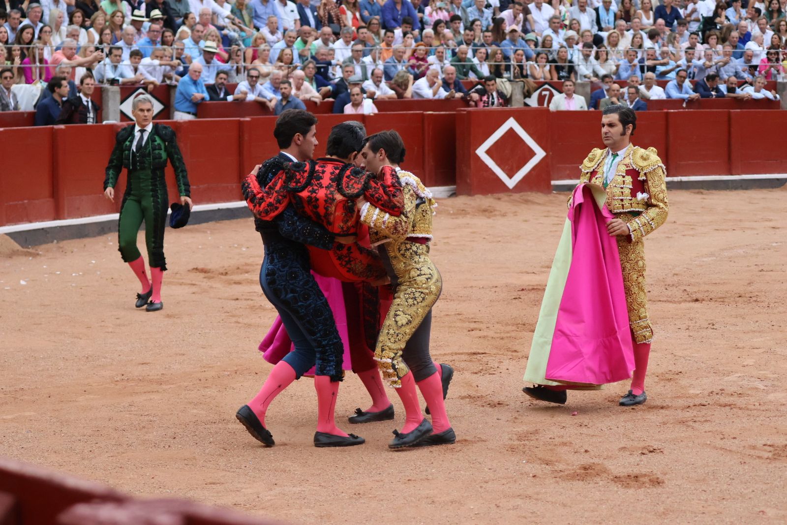Ismael Martín, Marco Pérez y el aclamado regreso de Morante de la Puebla: su paso por La Glorieta en imágenes