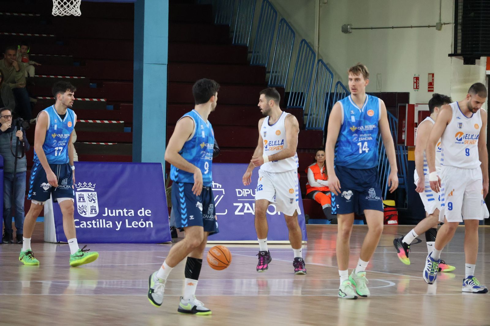 GALERÍA | El CB Zamora recibe al Melilla Baloncesto en busca de la victoria en su primer partido del año
