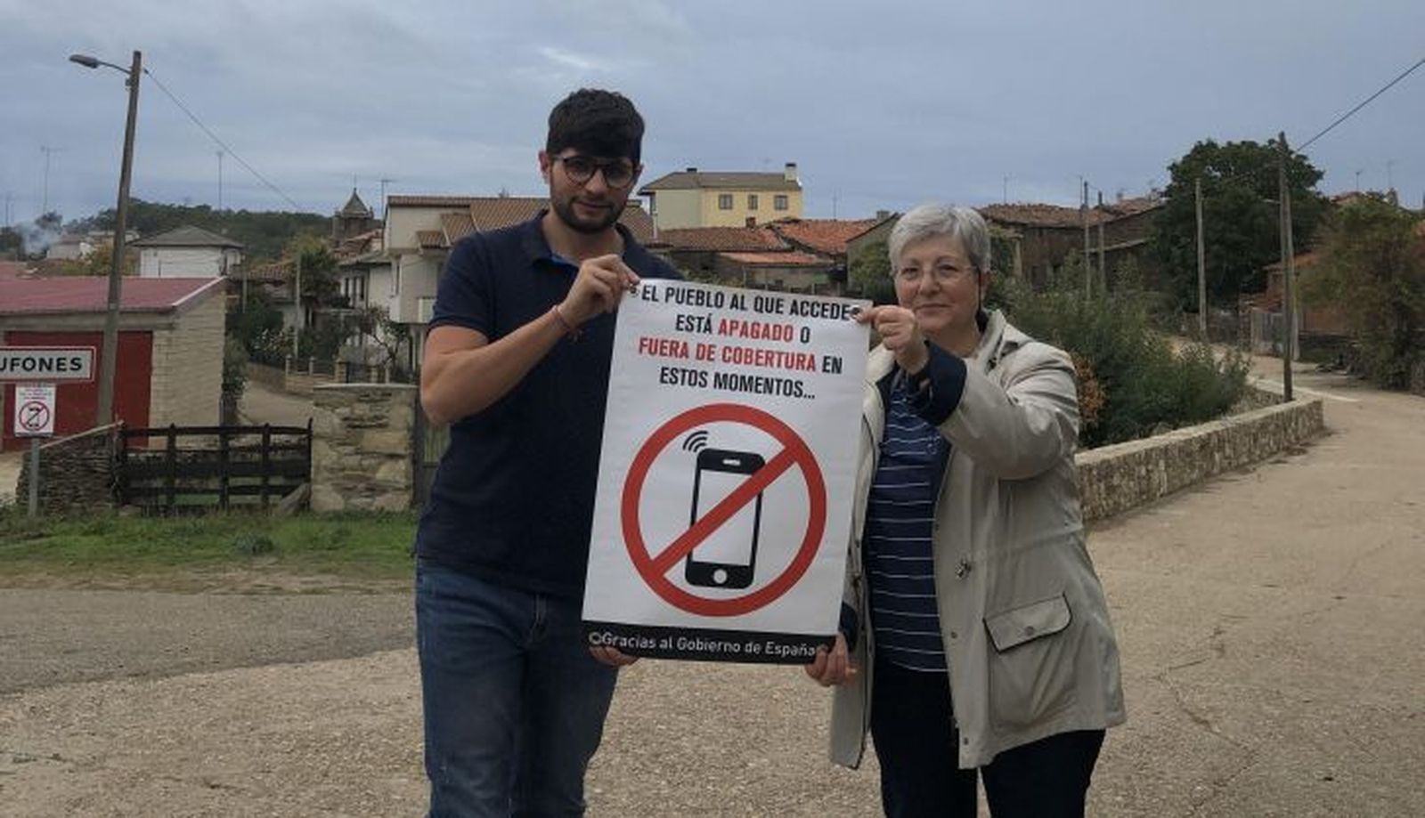 El alcalde de Rabanales, Santi Moral, y la concejala de Ufones, Marga López