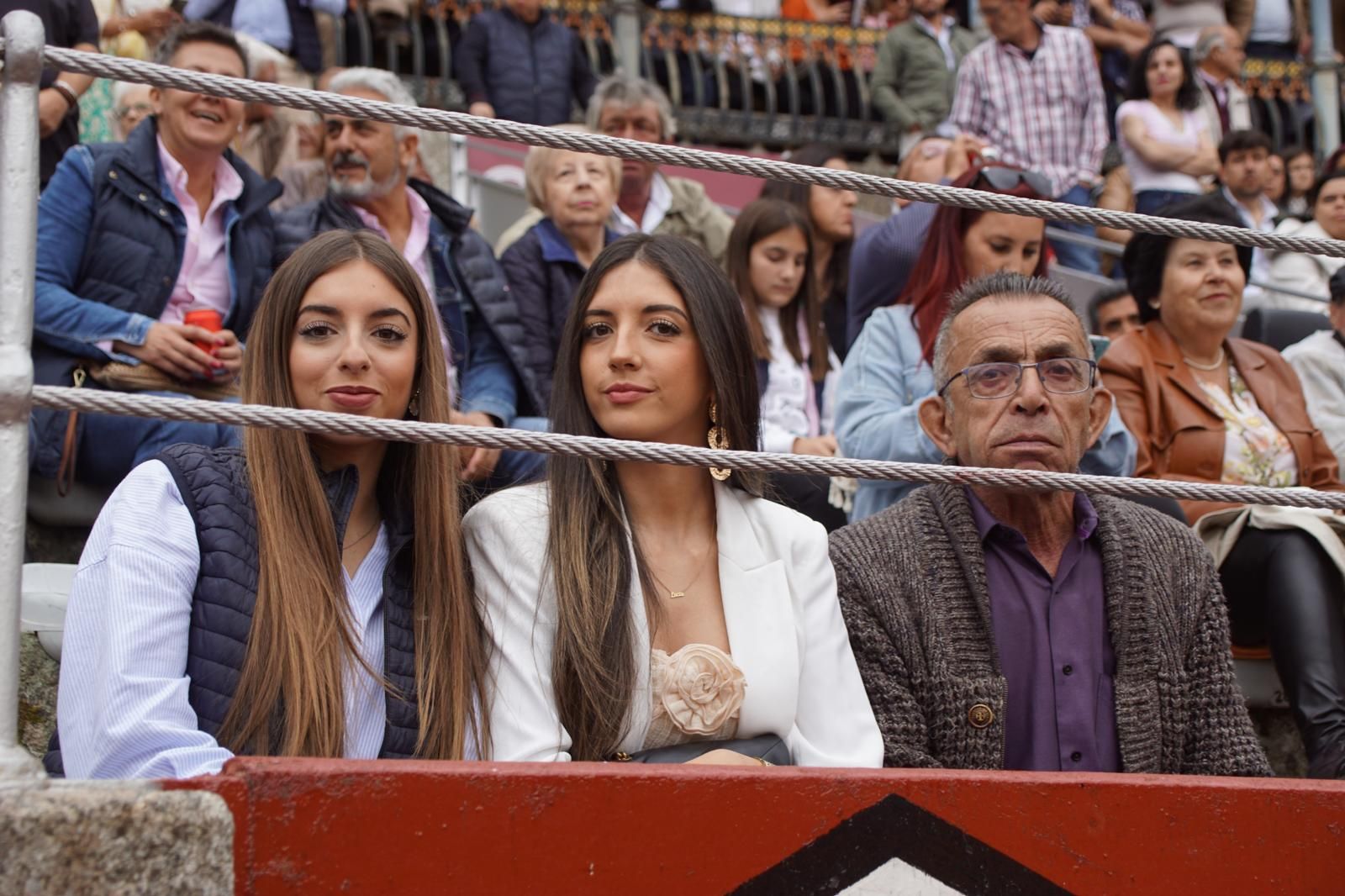 ambiente-en-el-patio-de-cuadrillas-de-la-glorieta-para-ver-a-sergio-galan-diego-ventura-y-guillermo-hermoso-de-mendoza-21-de-septiembre-de-2024-fotos-juanes-64