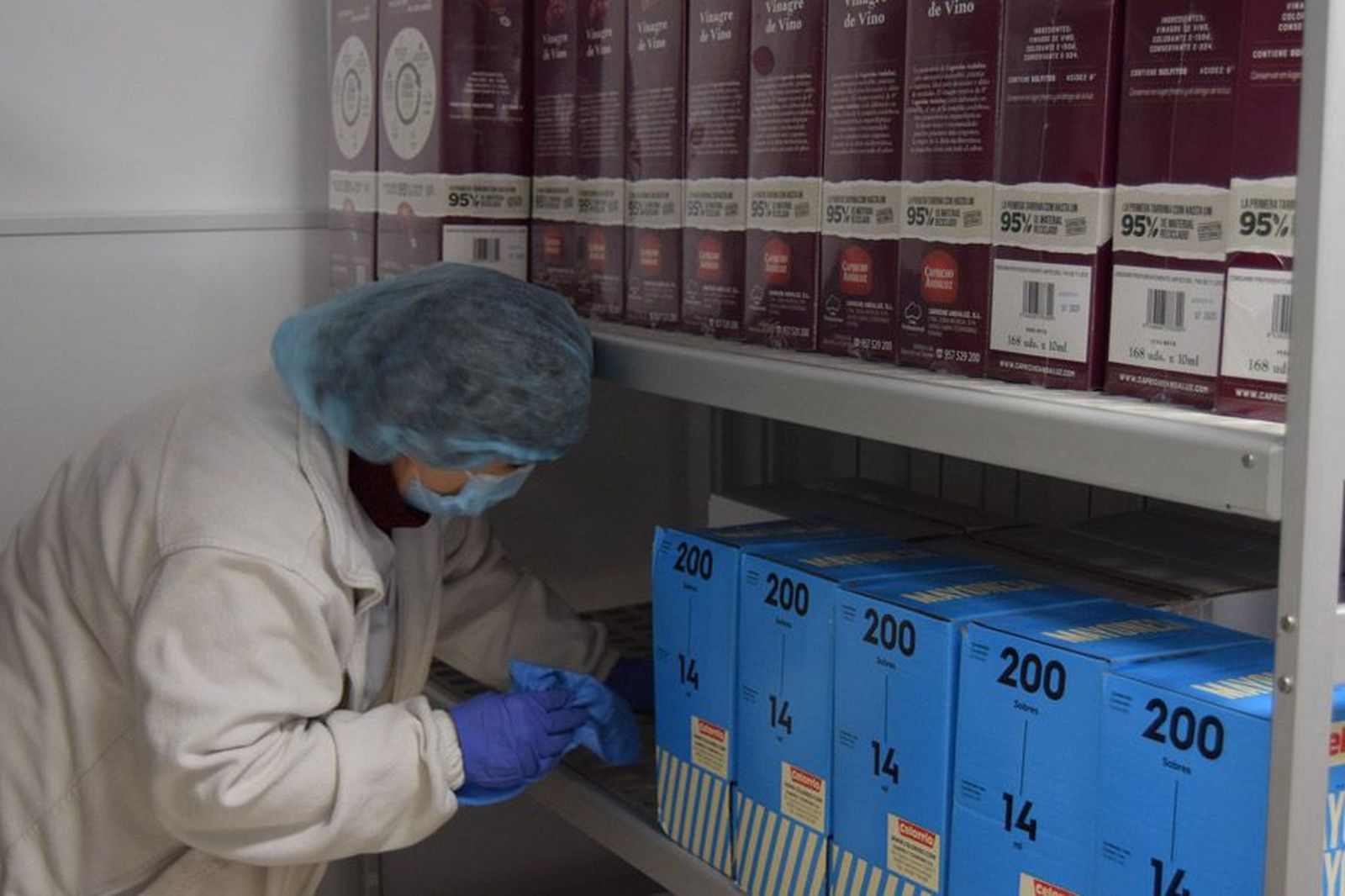 la-delegada-territorial-leticia-garcia-visita-la-cocina-de-linea-fria-del-complejo-asistencial-de-zamora-tras-las-obras-de-mejora-4