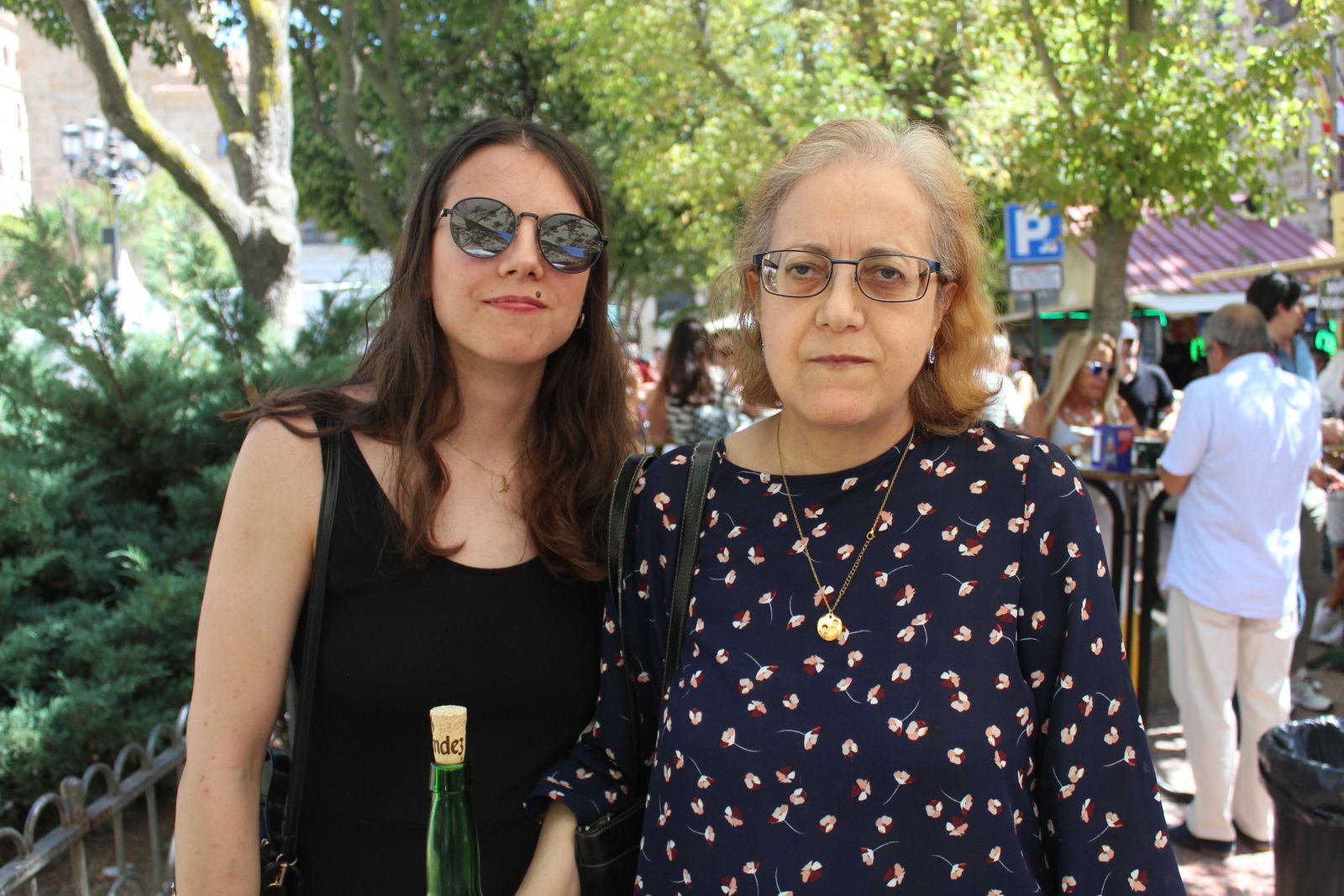 Ambiente en la Feria de Día en el mediodía de este