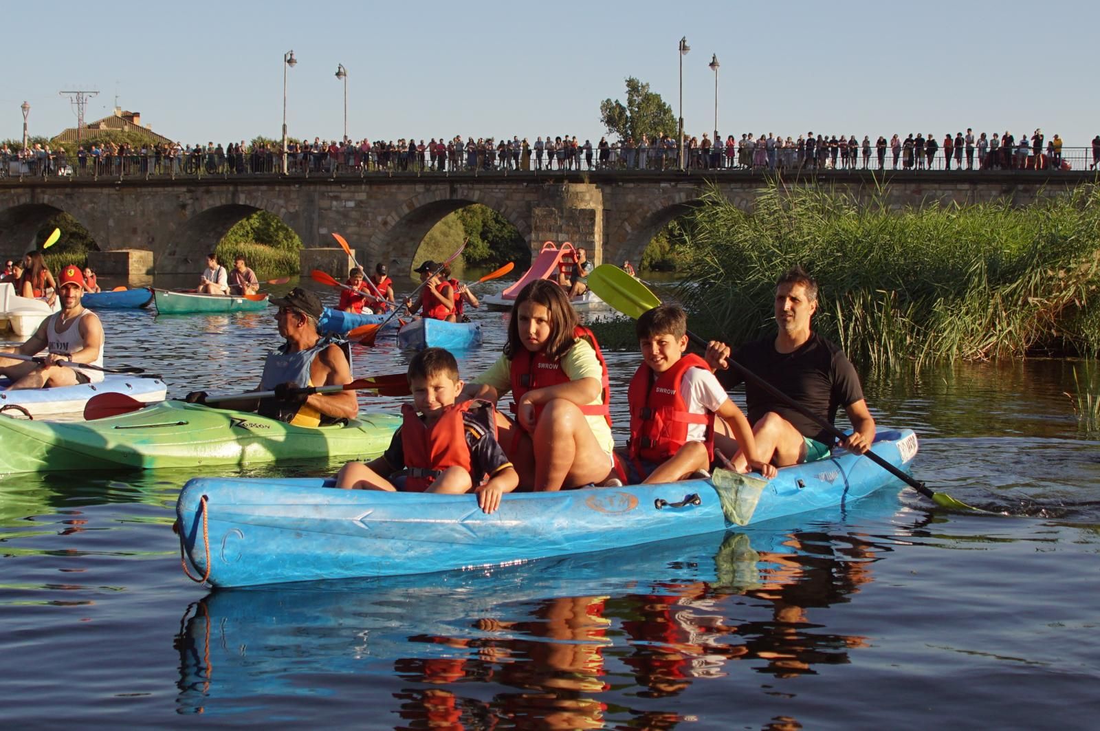 Procesión con la Virgen del Carmen por el río Tormes en Alba (34).jpeg
