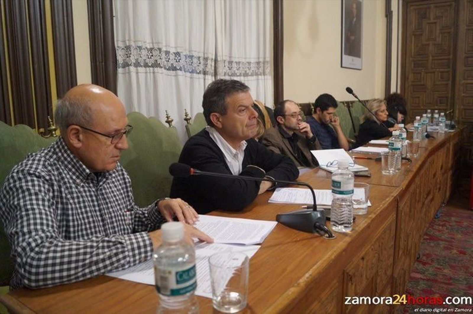 El PSOE denuncia que diez caminos rurales de varias zonas están abandonados