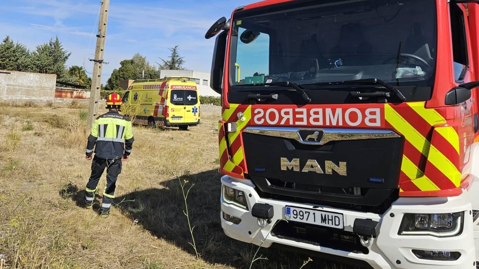 Bomberos y ambulancia en la zona